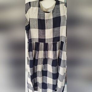 Casual Black and White Sleeveless Midi Sundress